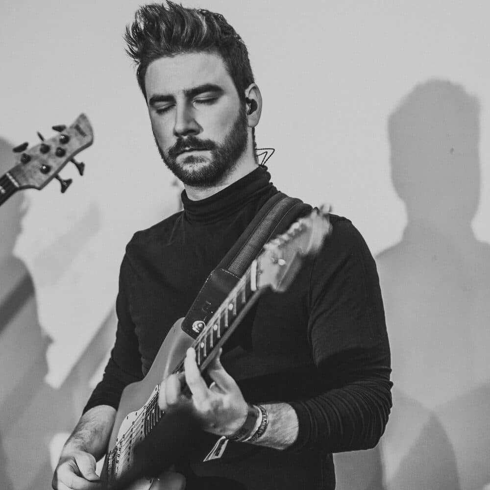 Aleksander Klewaczew — Gitara w Music Hub Academy